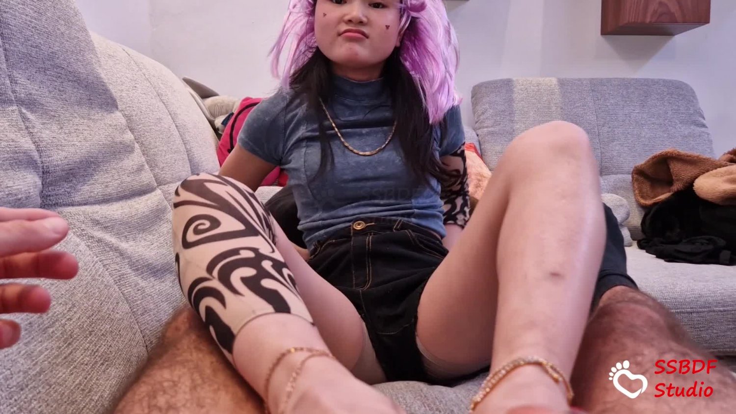 ASIAN COSPLAY MILKS COCK WITH FEET